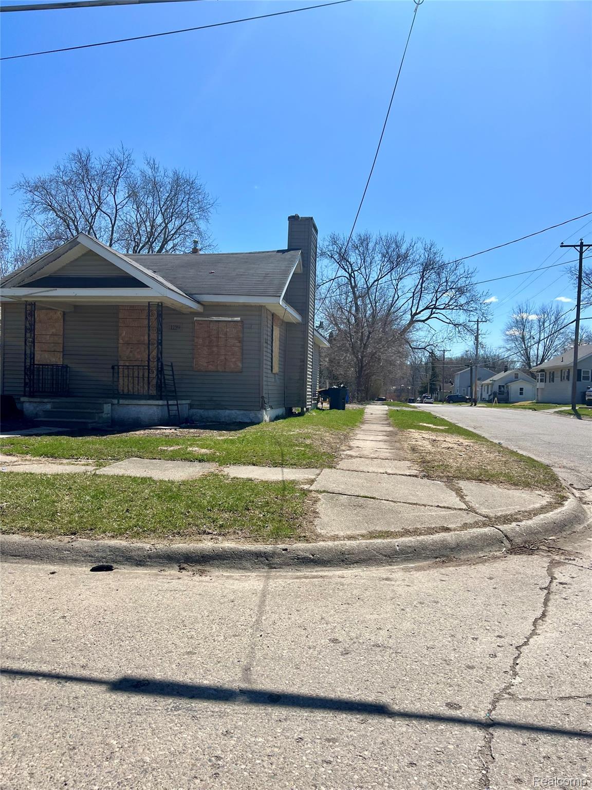 1129 Huron Street