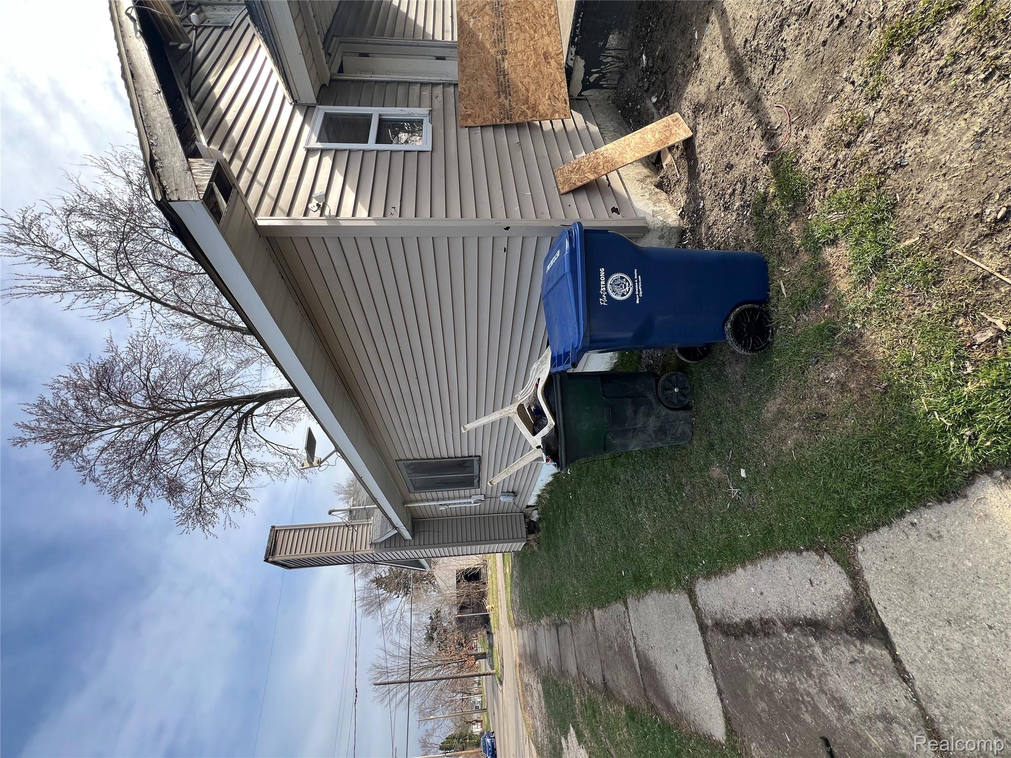 1129 Huron Street