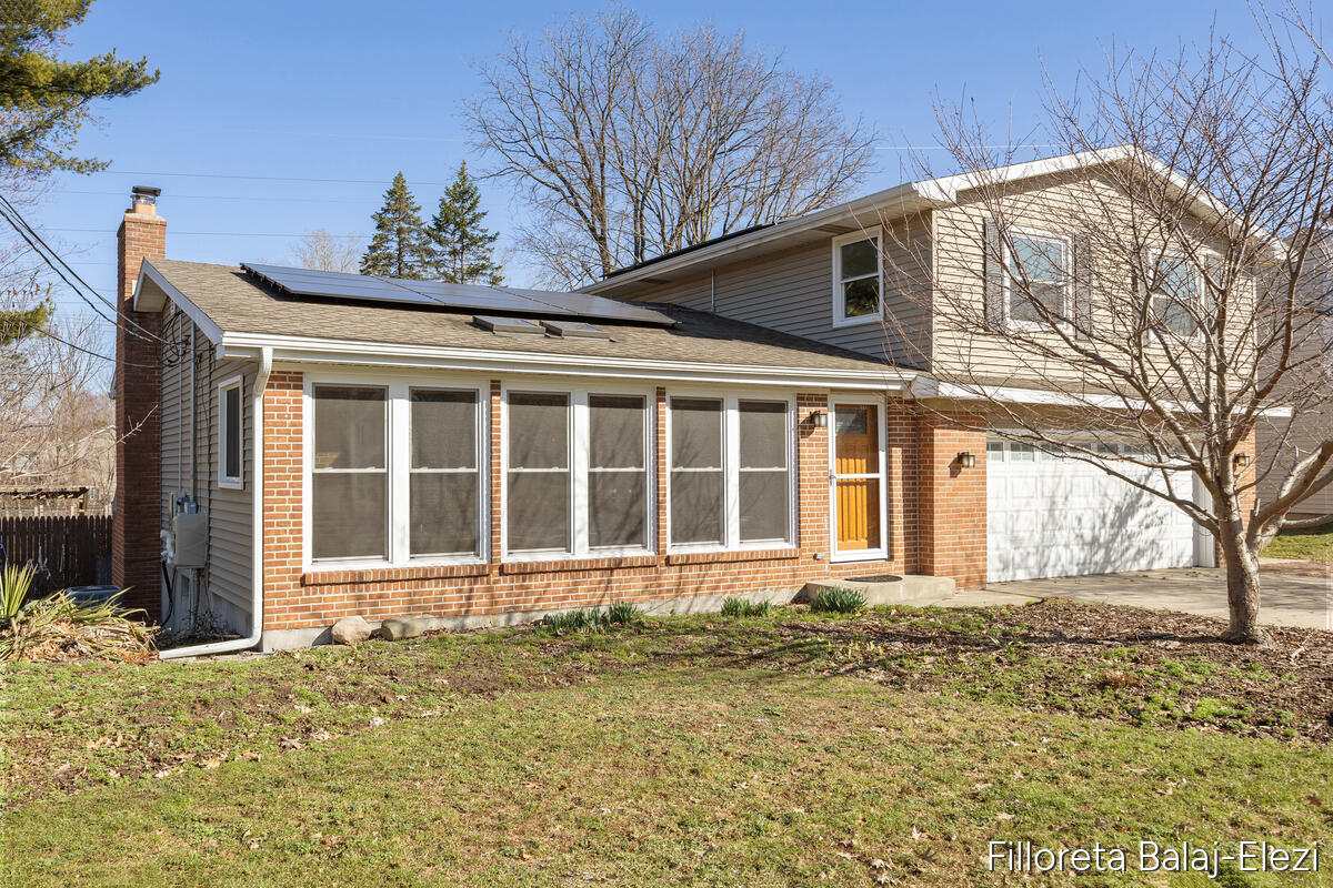 5023 Creekview Drive SE