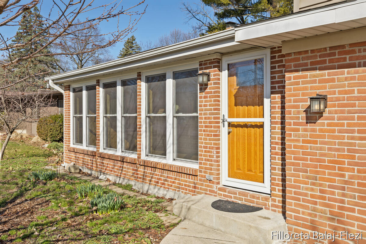 5023 Creekview Drive SE