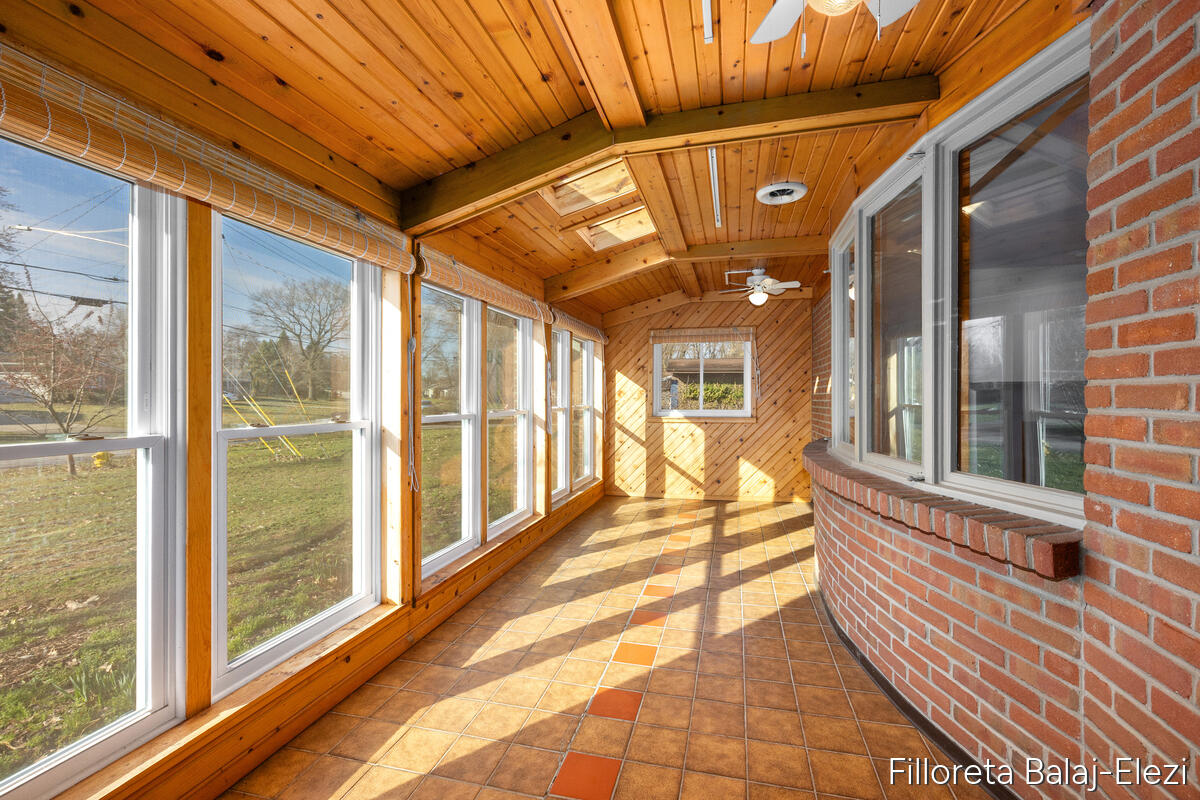 5023 Creekview Drive SE