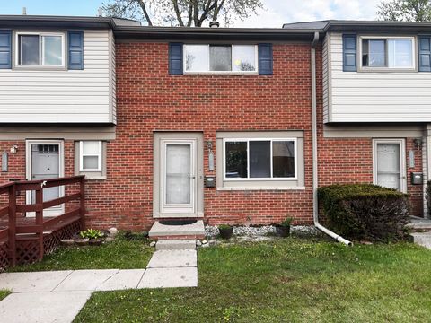 25954 Salem 5 Roseville City Macomb MI 48066
