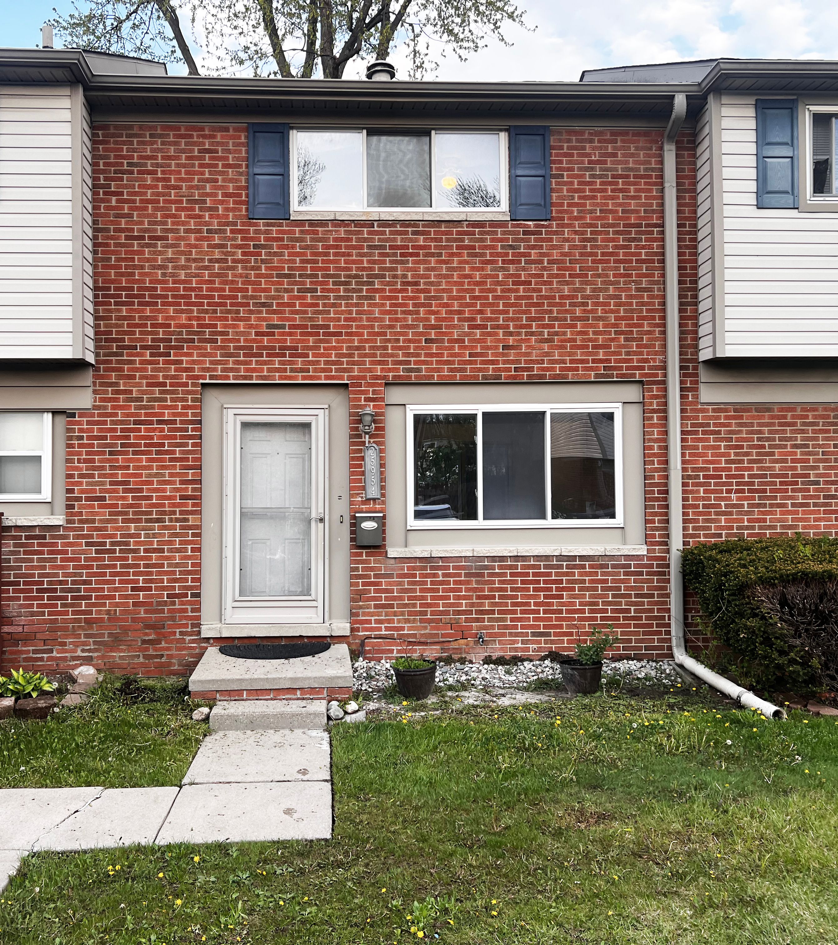 25954 Salem 5