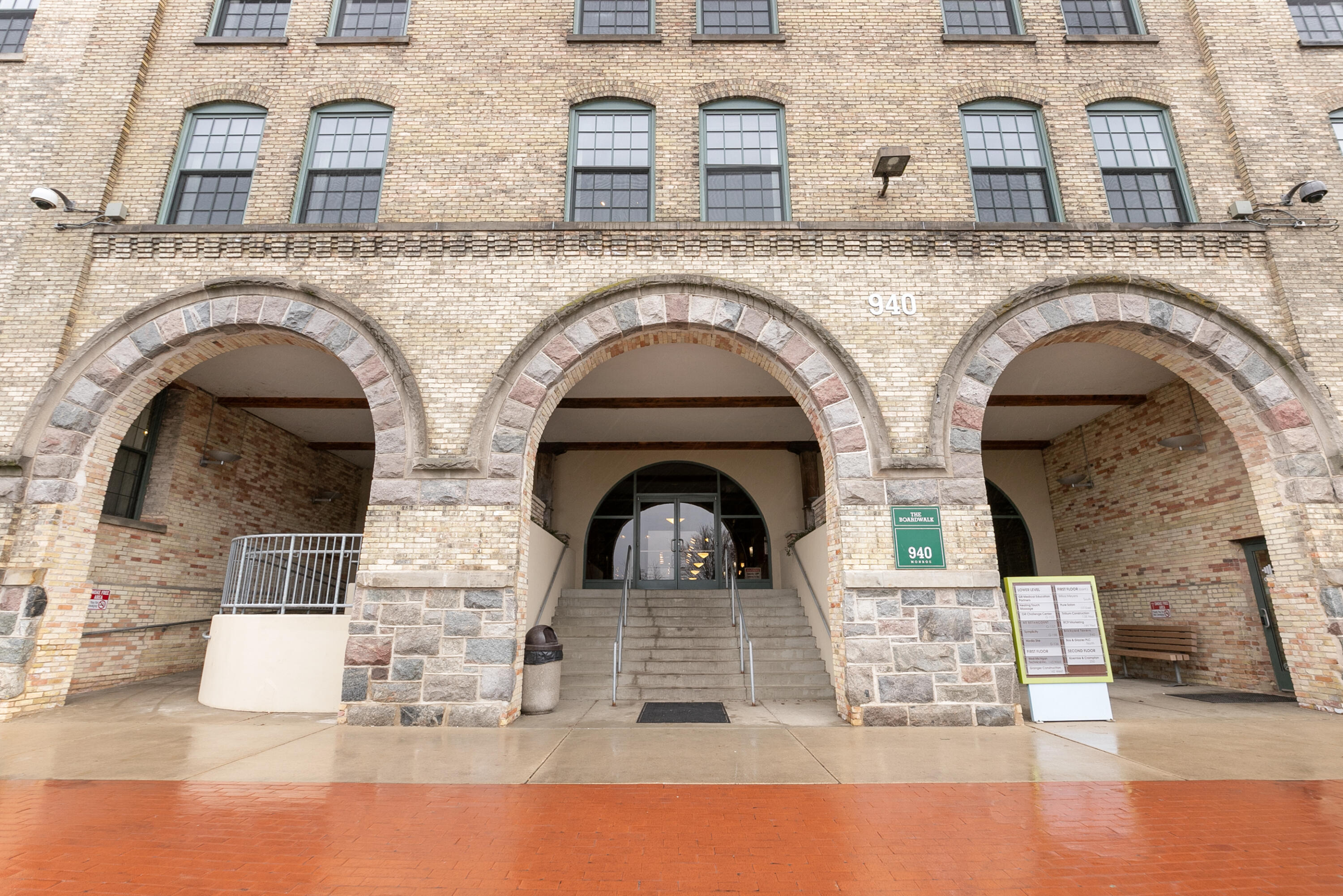 940 Monroe Avenue NW 338