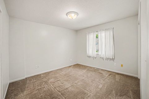 Tiny photo for 1527 E Gaylord Street, Mt Pleasant City, MI 48858 (MLS # 79080069005)