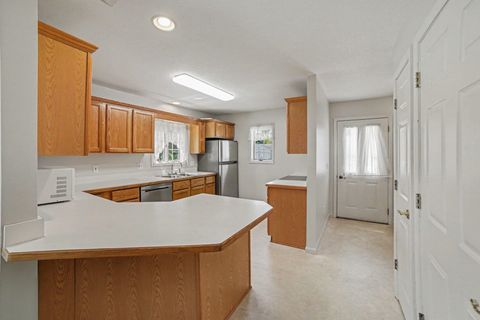 Tiny photo for 1527 E Gaylord Street, Mt Pleasant City, MI 48858 (MLS # 79080069005)