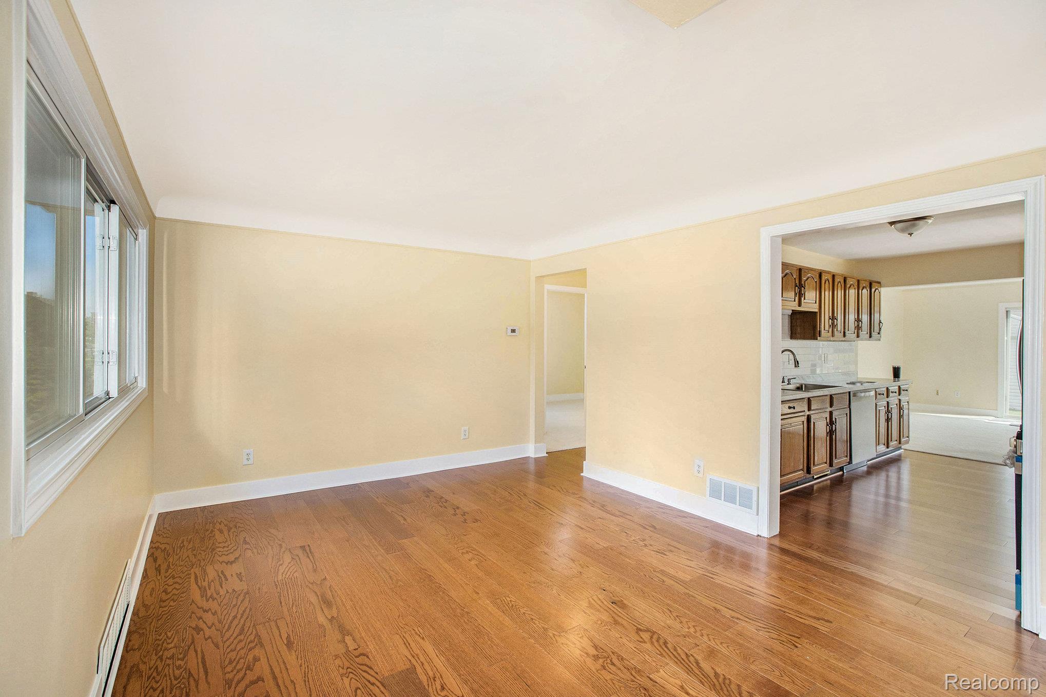 29031 Rosslyn Avenue