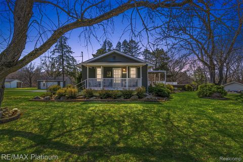 11124 White Lake Road Tyrone Township MI 48430