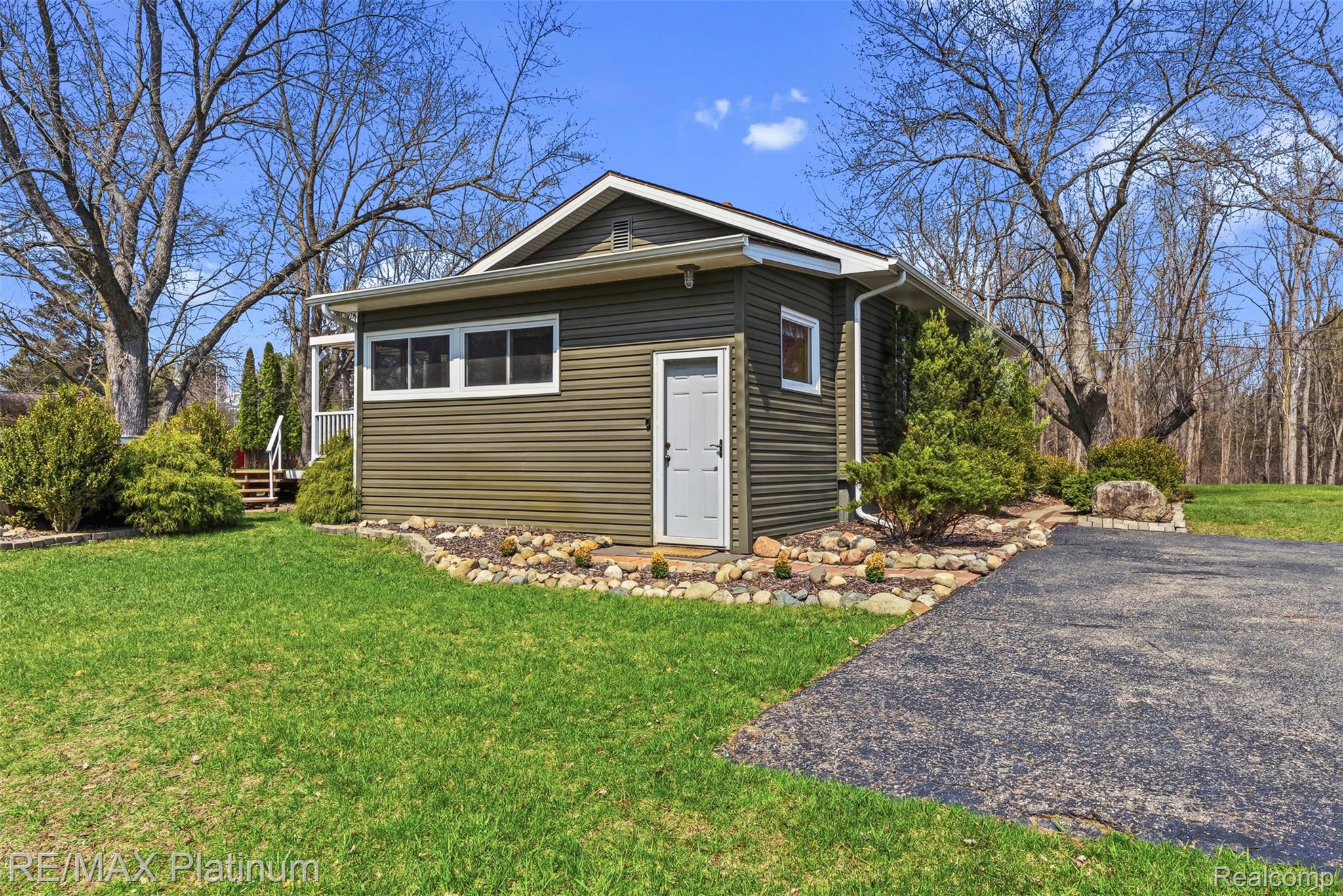 11124 White Lake Road