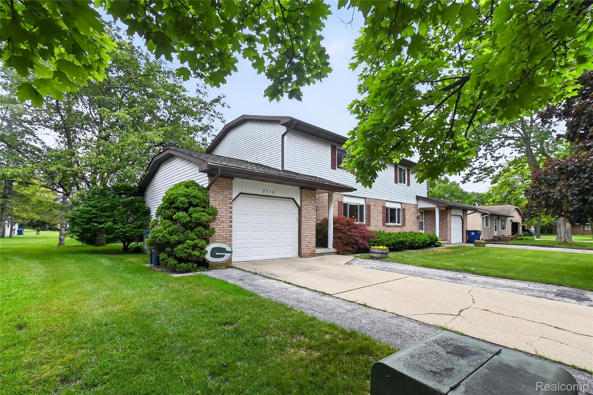 2312 Darwin Lane