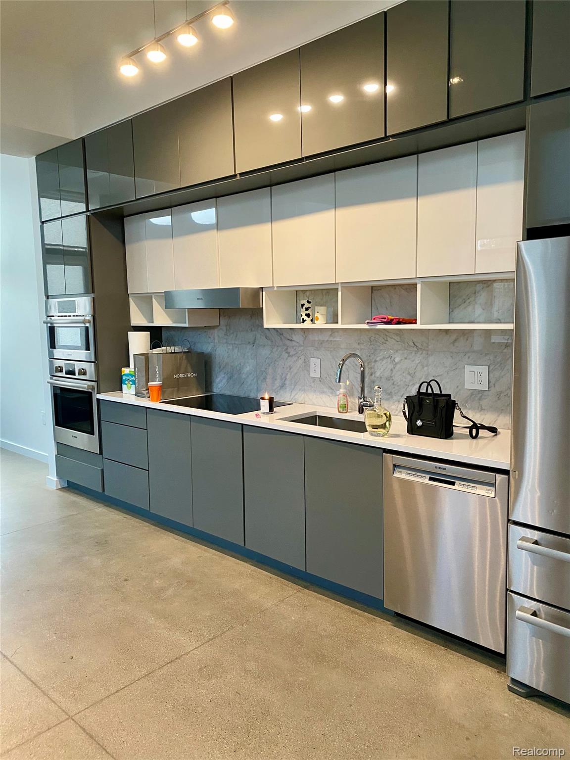 Detroit City, Michigan 48214, United States, 2 Bedrooms Bedrooms, ,2 BathroomsBathrooms,Residential,Active,145662