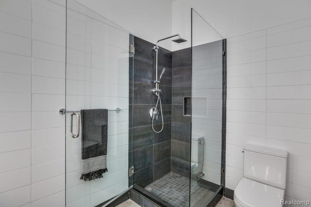 Detroit City, Michigan 48214, United States, 2 Bedrooms Bedrooms, ,2 BathroomsBathrooms,Residential,Active,145662