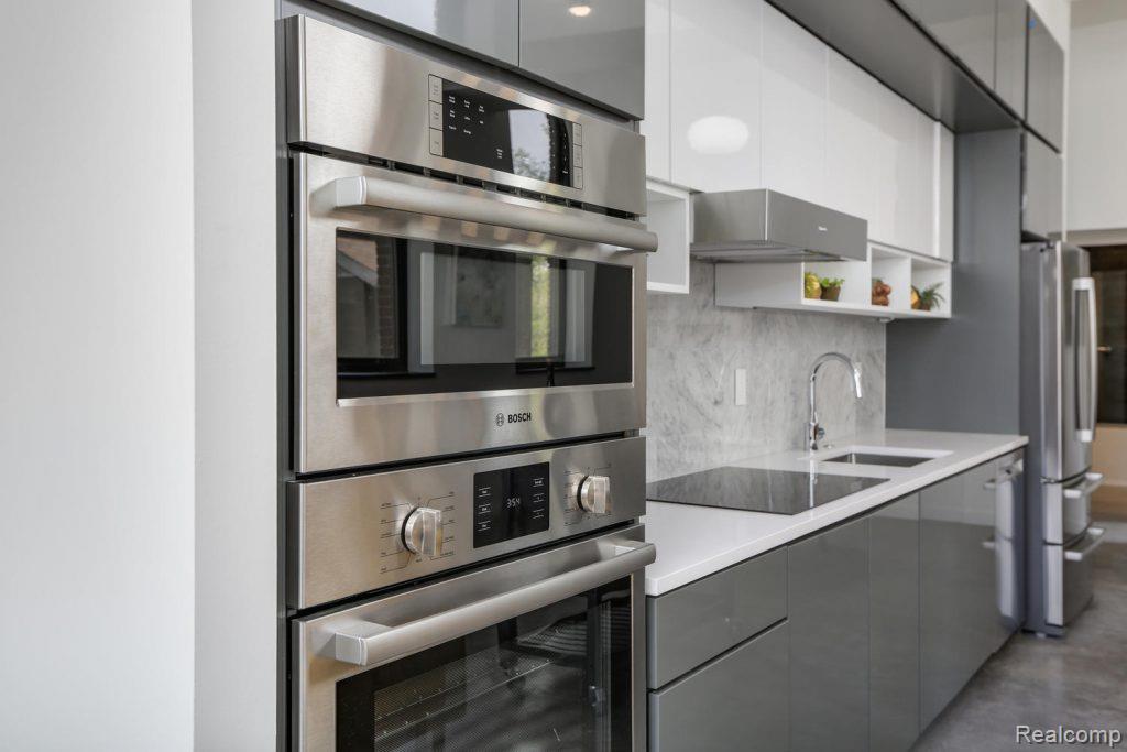 Detroit City, Michigan 48214, United States, 2 Bedrooms Bedrooms, ,2 BathroomsBathrooms,Residential,Active,145662