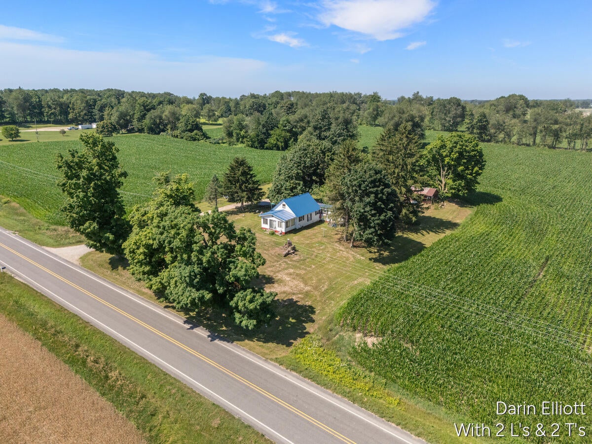 3703 N Cedar Lake Road NE