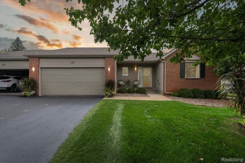 1244 Crystal Pointe Circle Fenton City MI 48430