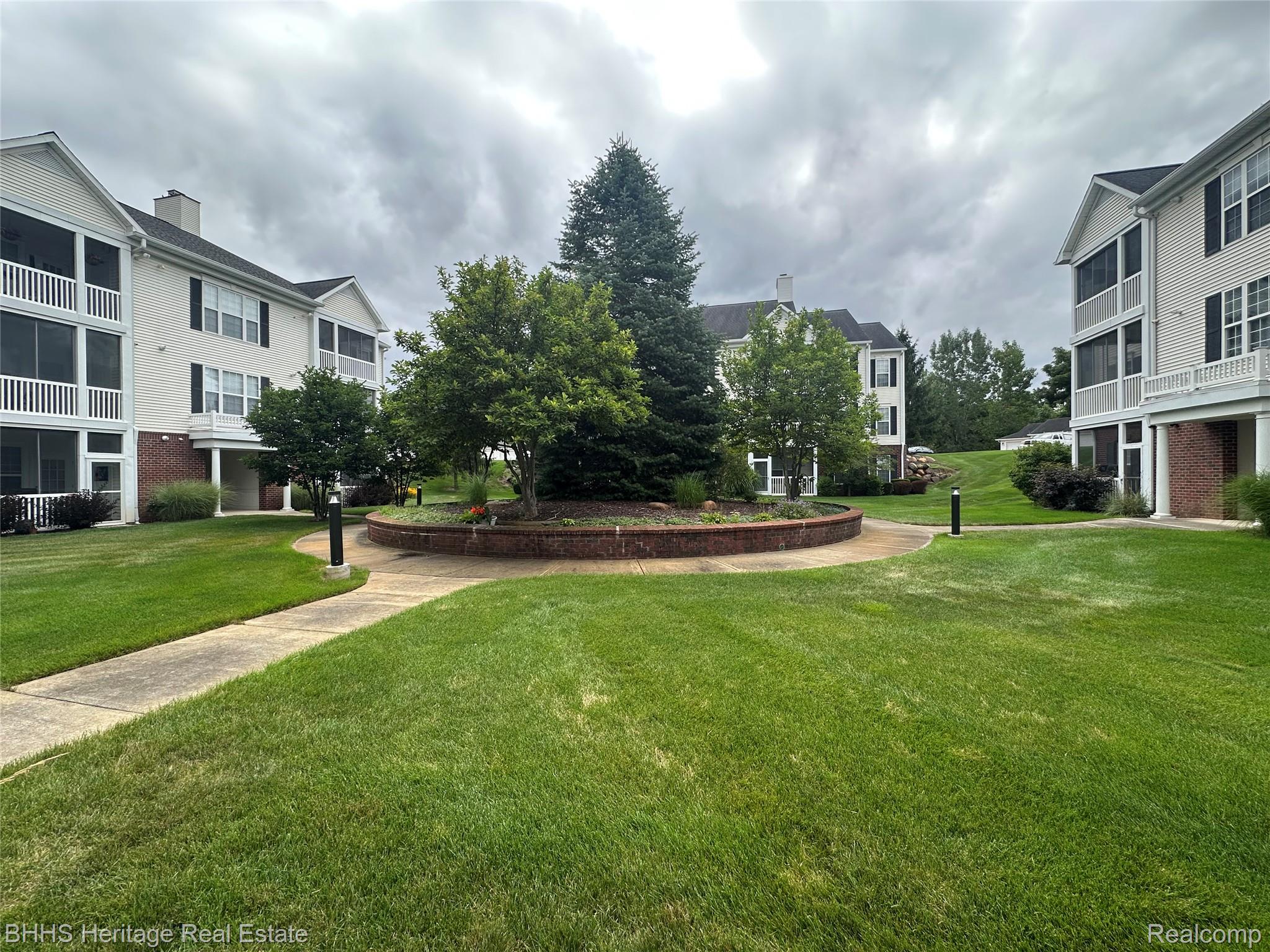 Summit Township, Michigan 49201, United States, 2 Bedrooms Bedrooms, ,2 BathroomsBathrooms,Residential,Active,195406