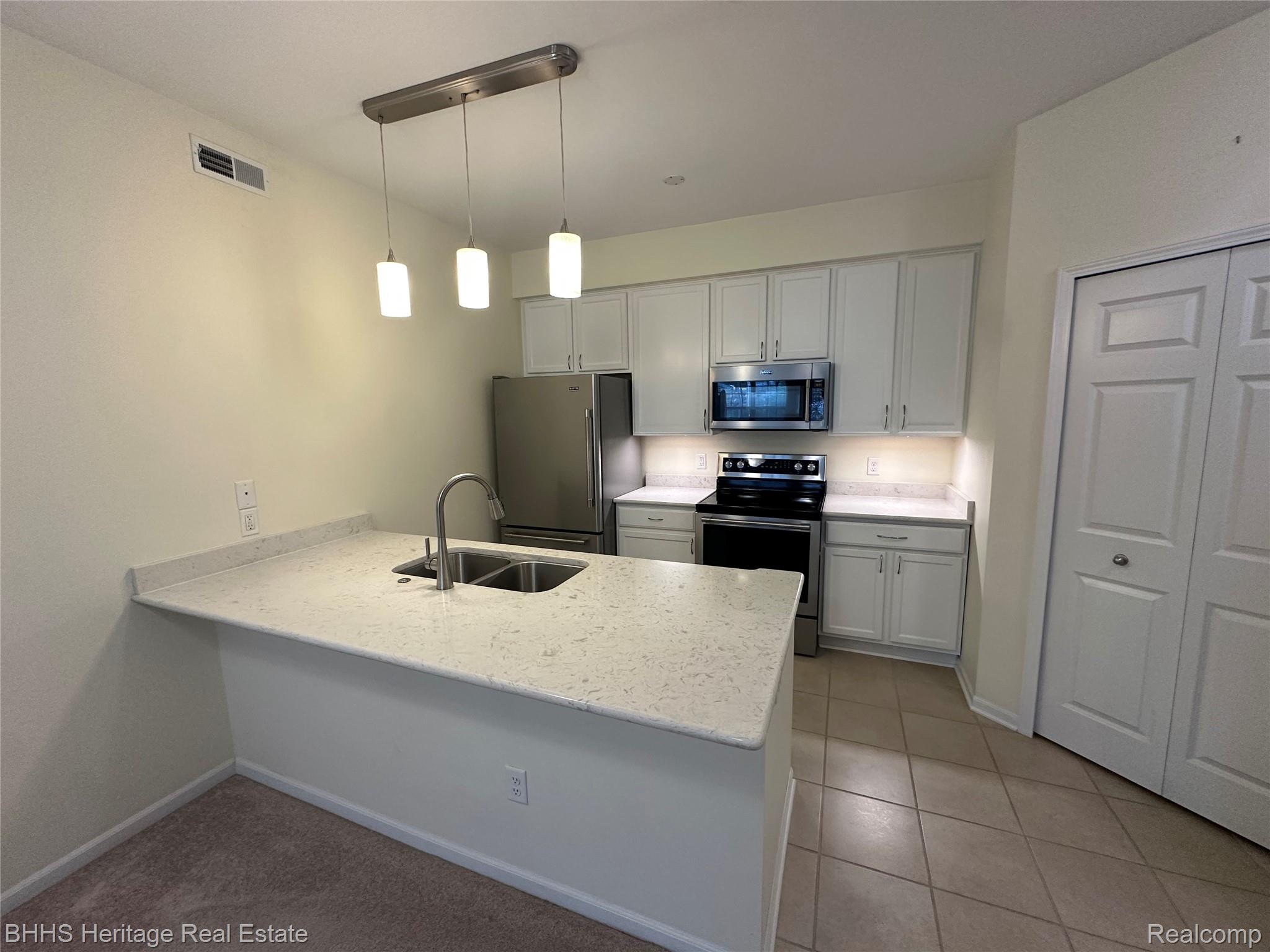 Summit Township, Michigan 49201, United States, 2 Bedrooms Bedrooms, ,2 BathroomsBathrooms,Residential,Active,195406