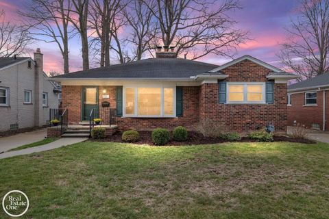 1713 Aline Drive Grosse Pointe Woods City MI 48236