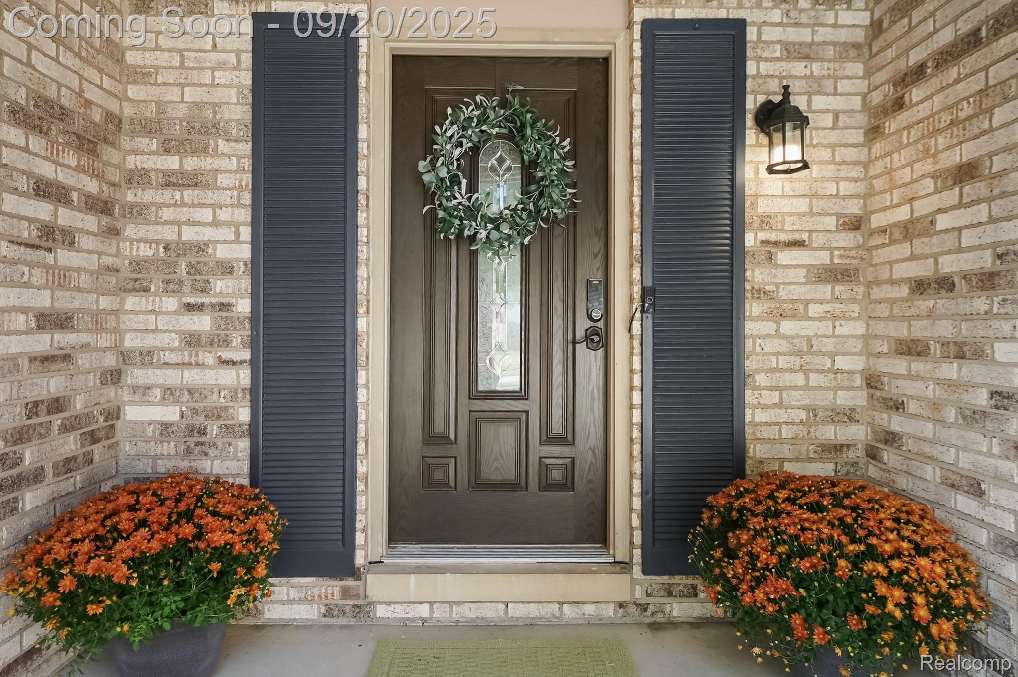 Macomb Township, Michigan 48044, United States, 3 Bedrooms Bedrooms, ,4 BathroomsBathrooms,Residential,Pending,212492