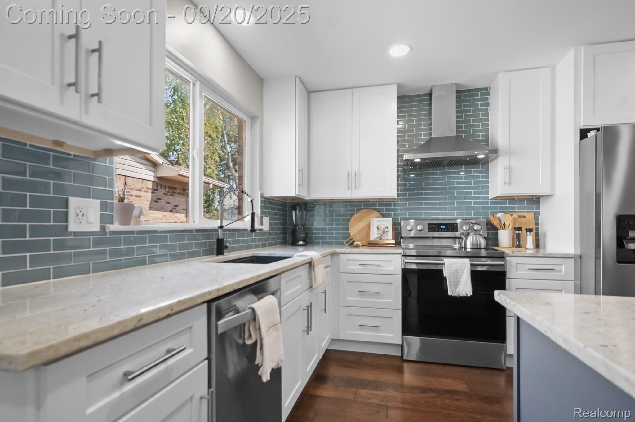 Macomb Township, Michigan 48044, United States, 3 Bedrooms Bedrooms, ,4 BathroomsBathrooms,Residential,Pending,212492