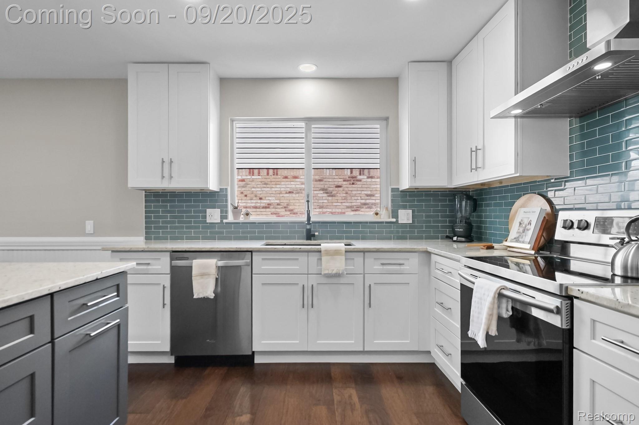 Macomb Township, Michigan 48044, United States, 3 Bedrooms Bedrooms, ,4 BathroomsBathrooms,Residential,Pending,212492