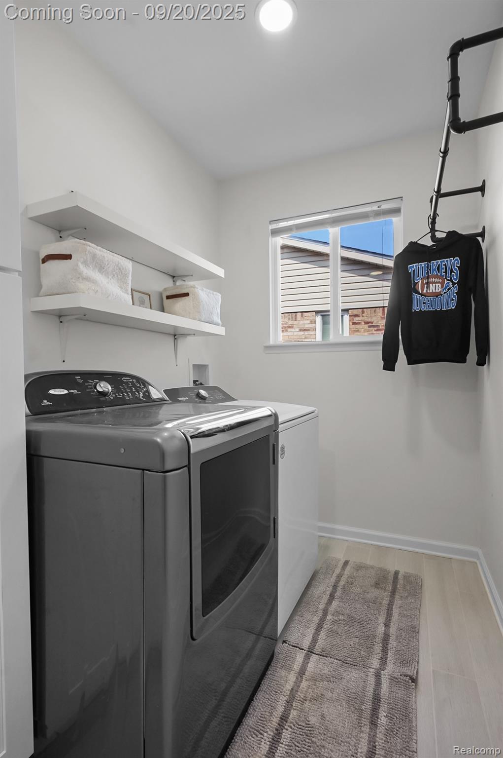 Macomb Township, Michigan 48044, United States, 3 Bedrooms Bedrooms, ,4 BathroomsBathrooms,Residential,Pending,212492