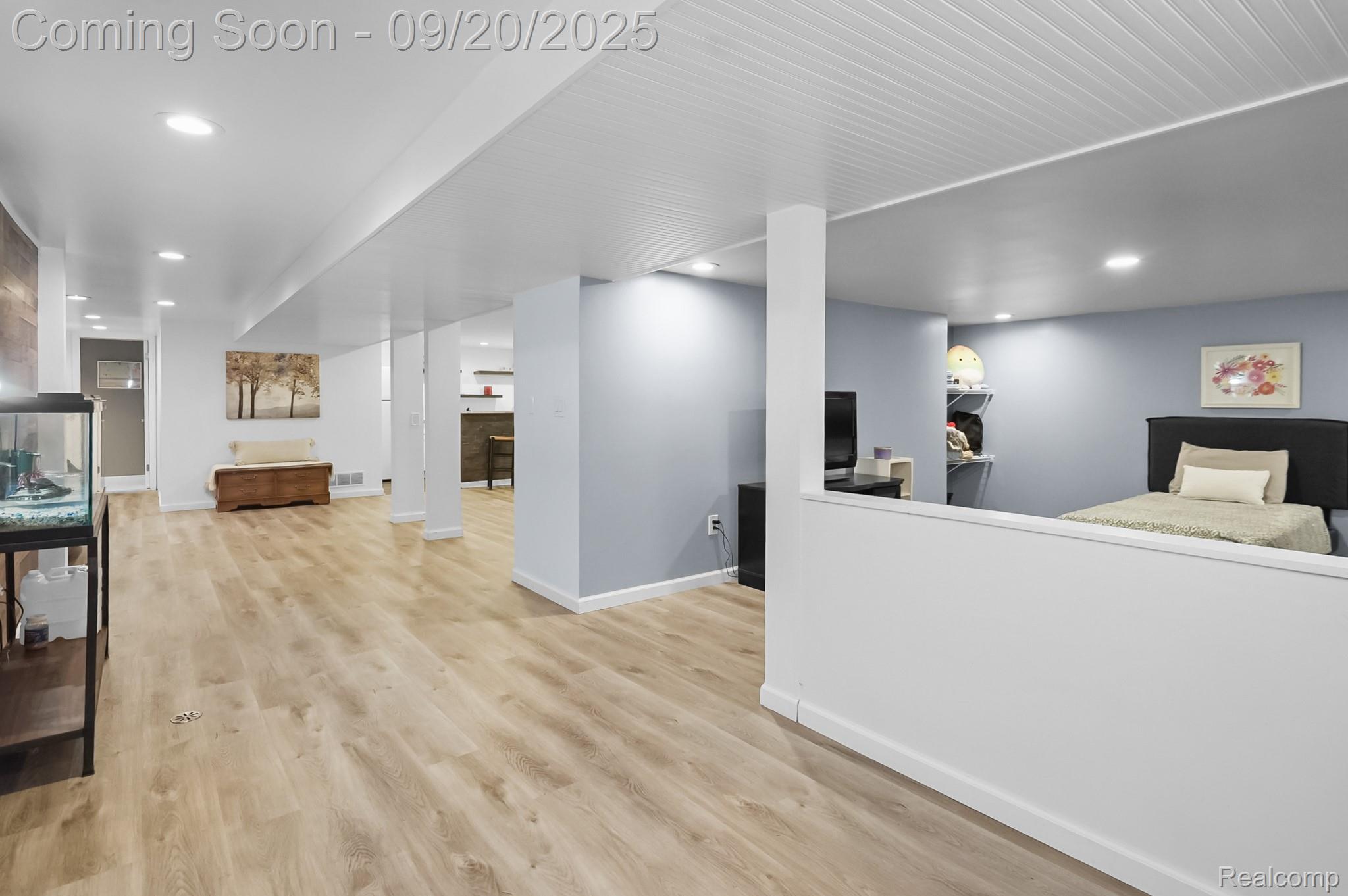 Macomb Township, Michigan 48044, United States, 3 Bedrooms Bedrooms, ,4 BathroomsBathrooms,Residential,Pending,212492