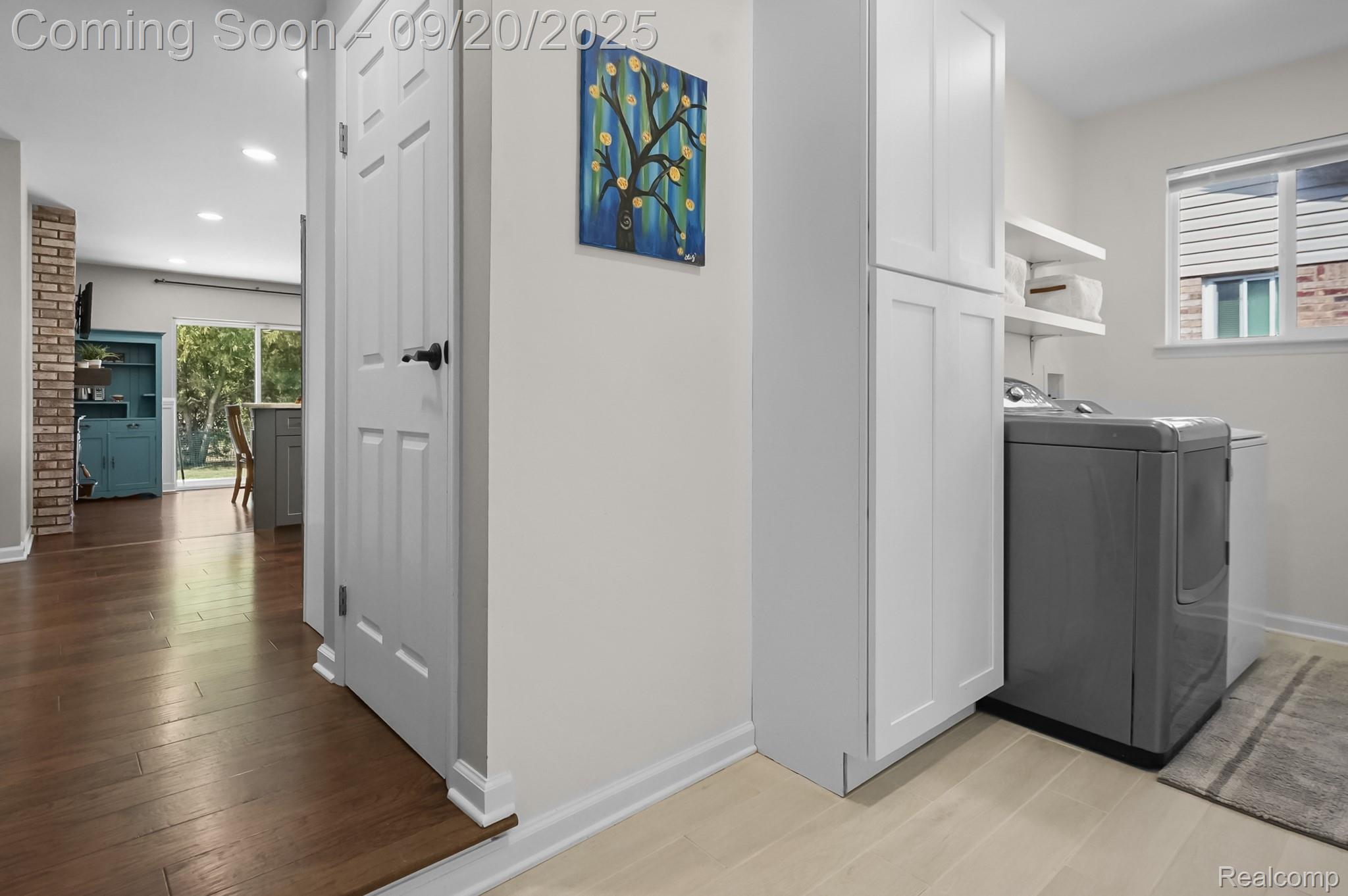 Macomb Township, Michigan 48044, United States, 3 Bedrooms Bedrooms, ,4 BathroomsBathrooms,Residential,Pending,212492