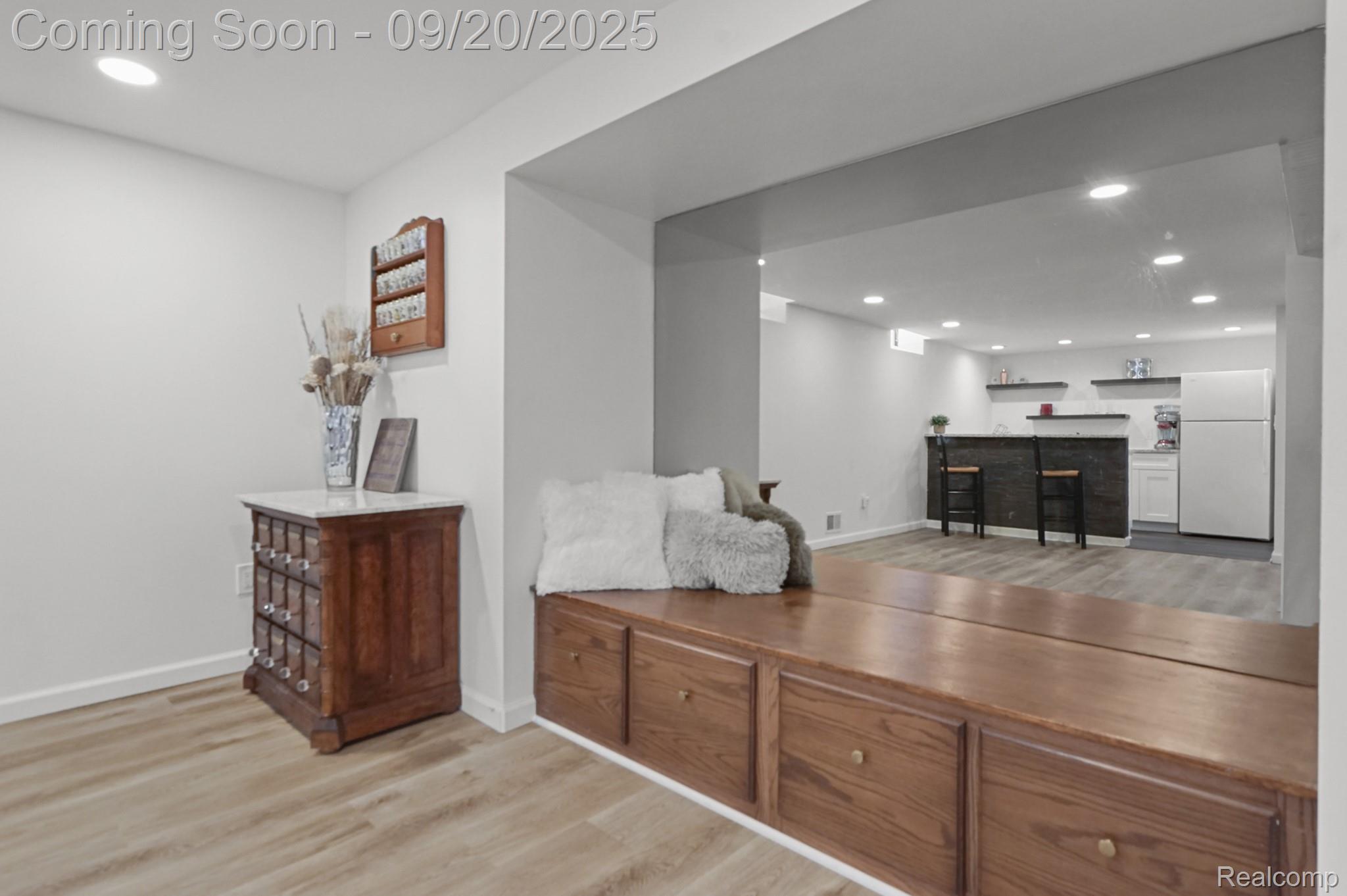 Macomb Township, Michigan 48044, United States, 3 Bedrooms Bedrooms, ,4 BathroomsBathrooms,Residential,Pending,212492