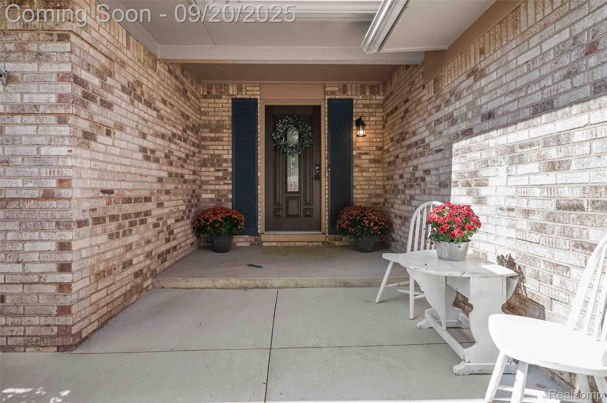 Macomb Township, Michigan 48044, United States, 3 Bedrooms Bedrooms, ,4 BathroomsBathrooms,Residential,Pending,212492