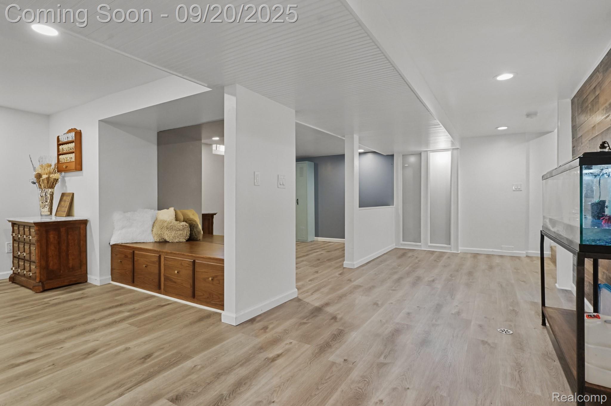 Macomb Township, Michigan 48044, United States, 3 Bedrooms Bedrooms, ,4 BathroomsBathrooms,Residential,Pending,212492