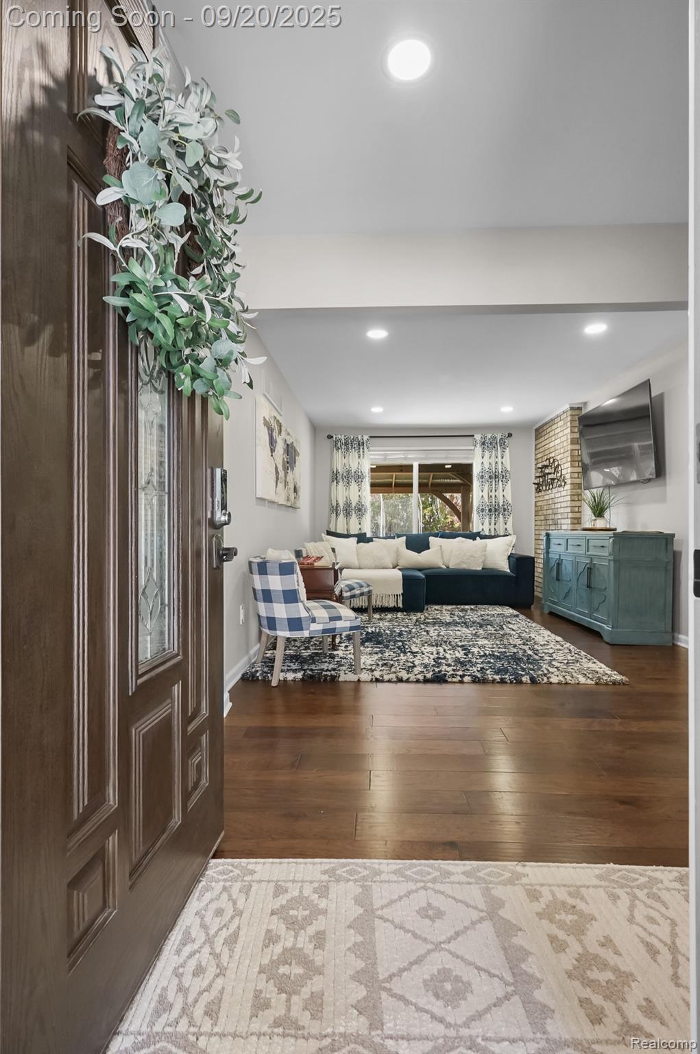 Macomb Township, Michigan 48044, United States, 3 Bedrooms Bedrooms, ,4 BathroomsBathrooms,Residential,Pending,212492