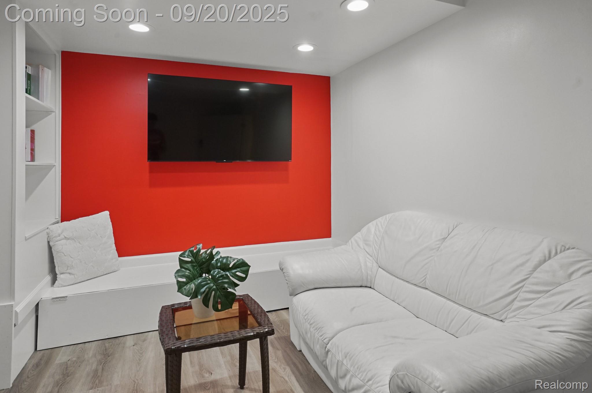 Macomb Township, Michigan 48044, United States, 3 Bedrooms Bedrooms, ,4 BathroomsBathrooms,Residential,Pending,212492