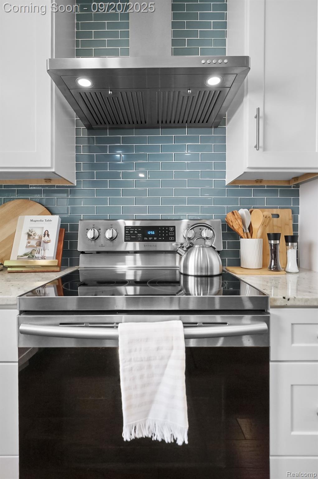 Macomb Township, Michigan 48044, United States, 3 Bedrooms Bedrooms, ,4 BathroomsBathrooms,Residential,Pending,212492