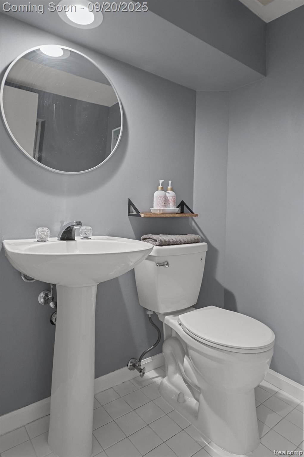 Macomb Township, Michigan 48044, United States, 3 Bedrooms Bedrooms, ,4 BathroomsBathrooms,Residential,Pending,212492