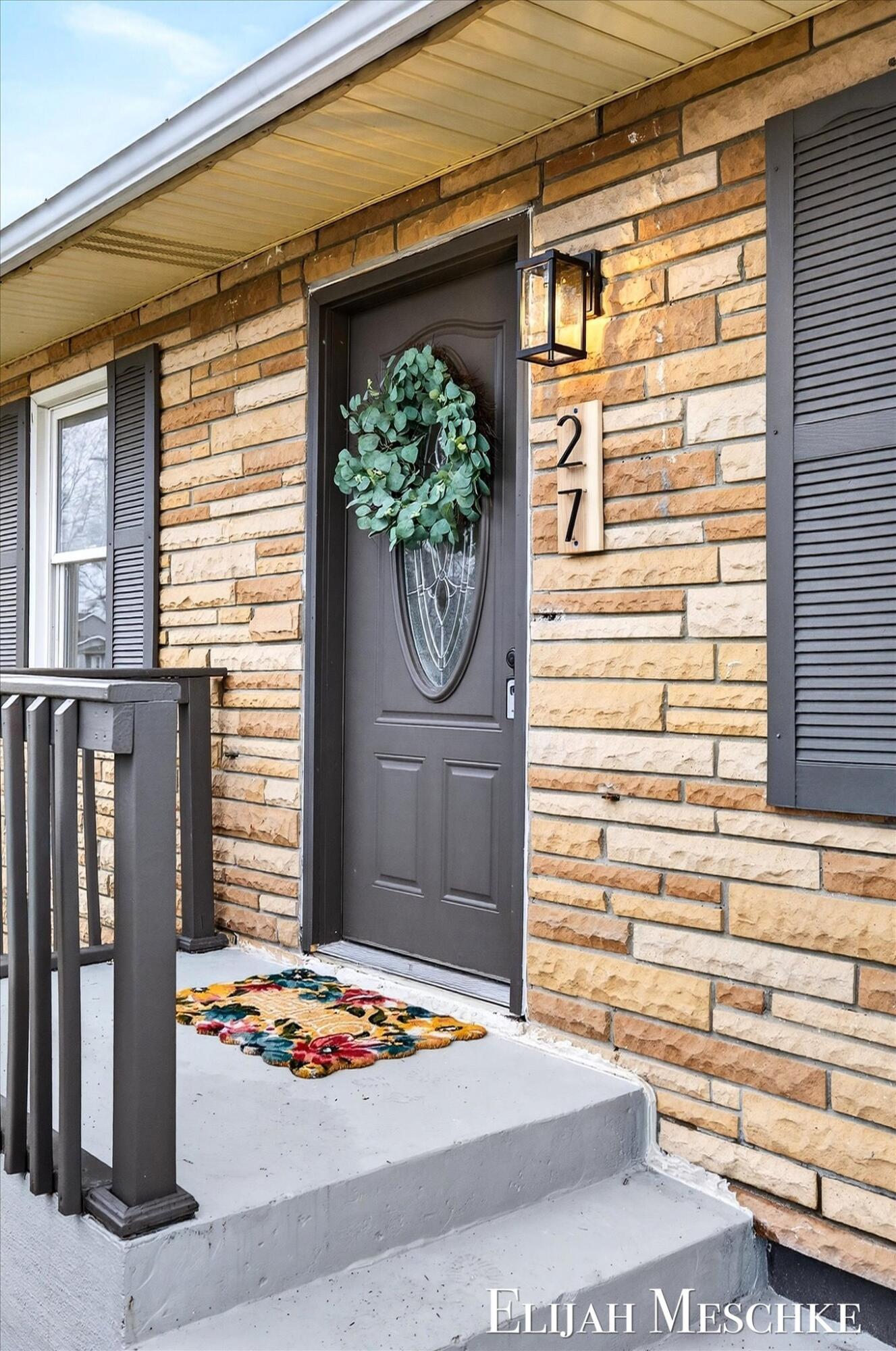 27 Maplelawn Street SW