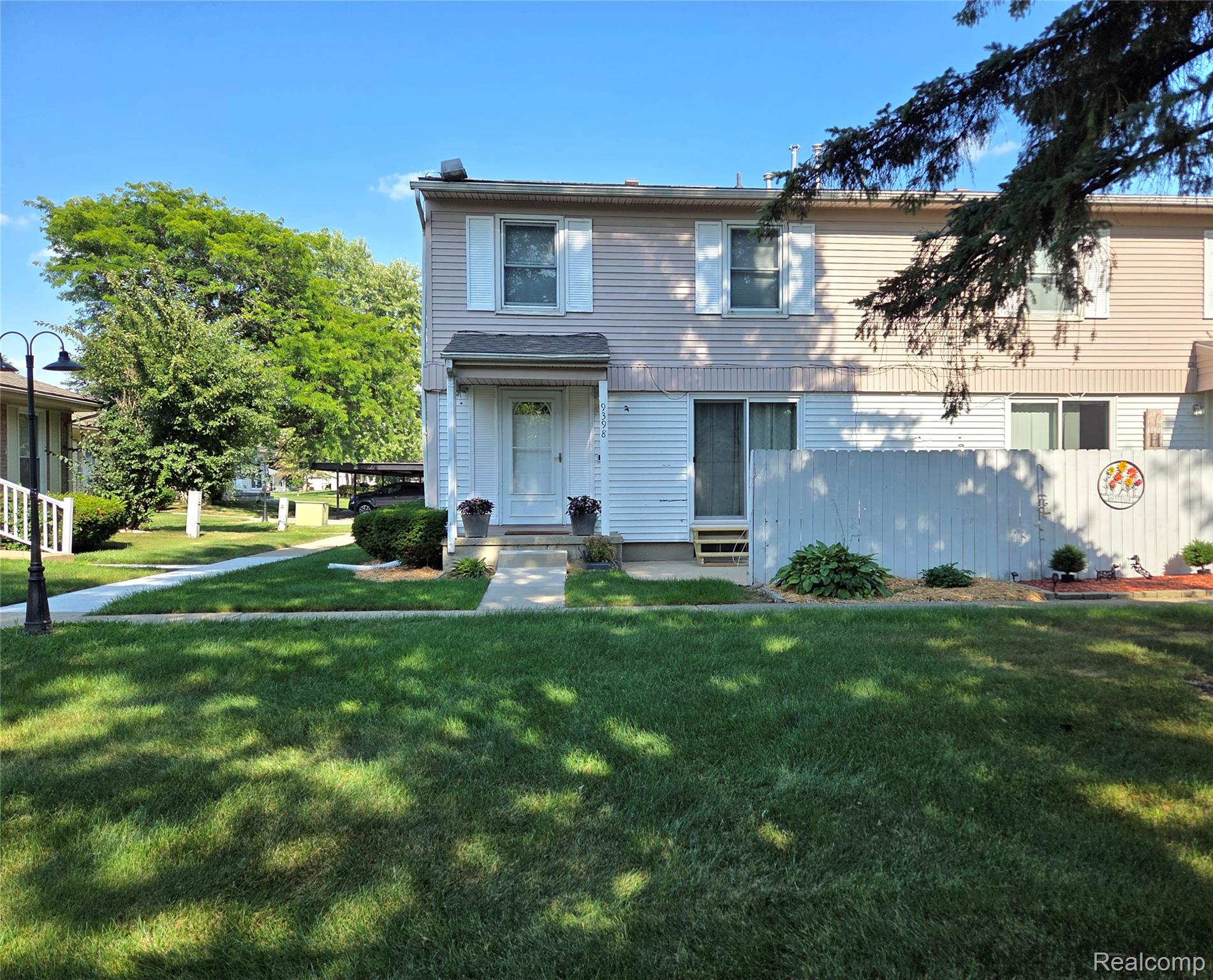 9398 Parkwood N