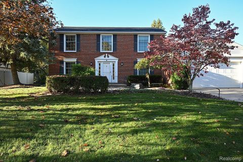 4427 Cahill Drive Troy City MI 48098