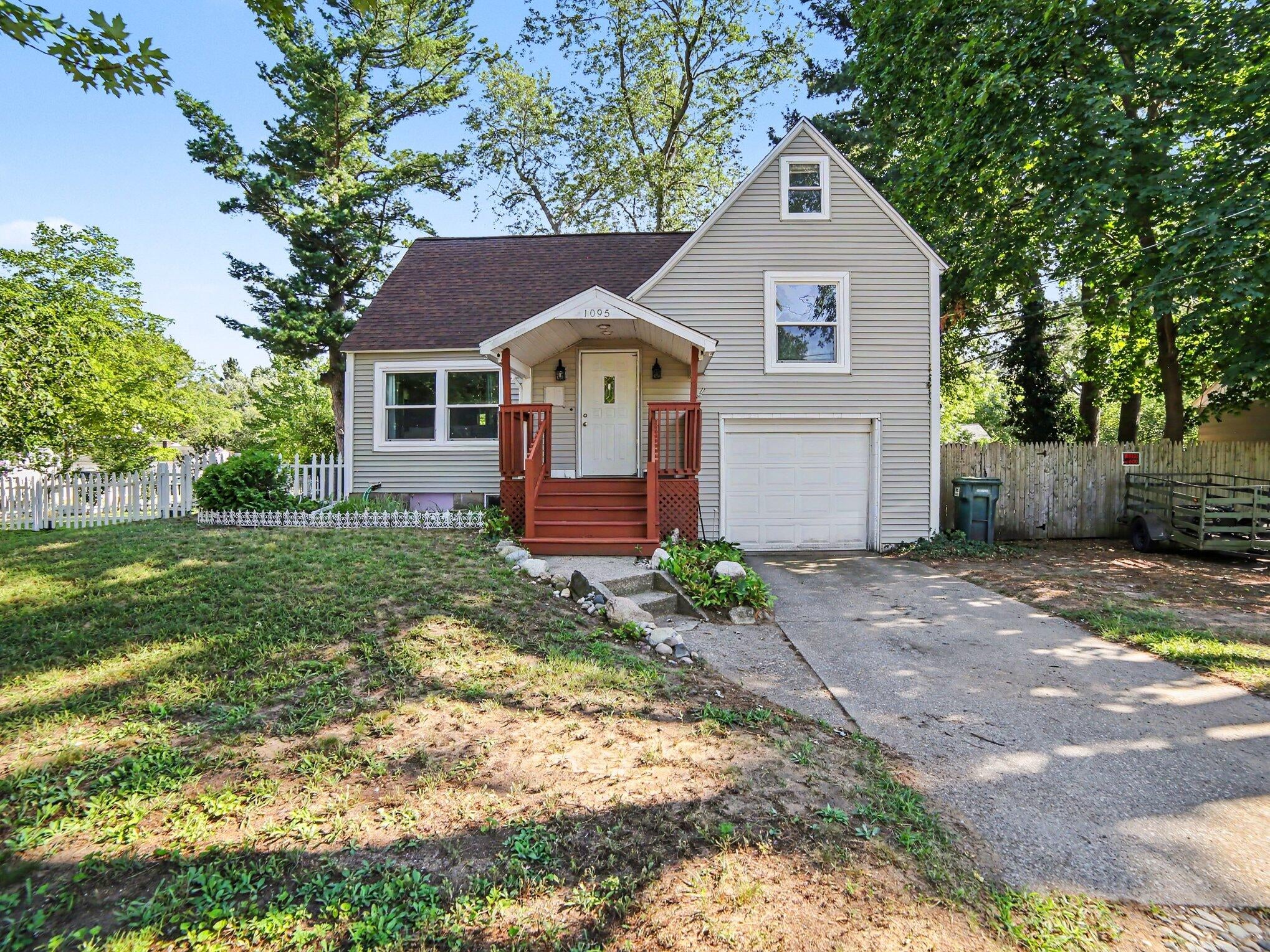 1095 Roosevelt Court