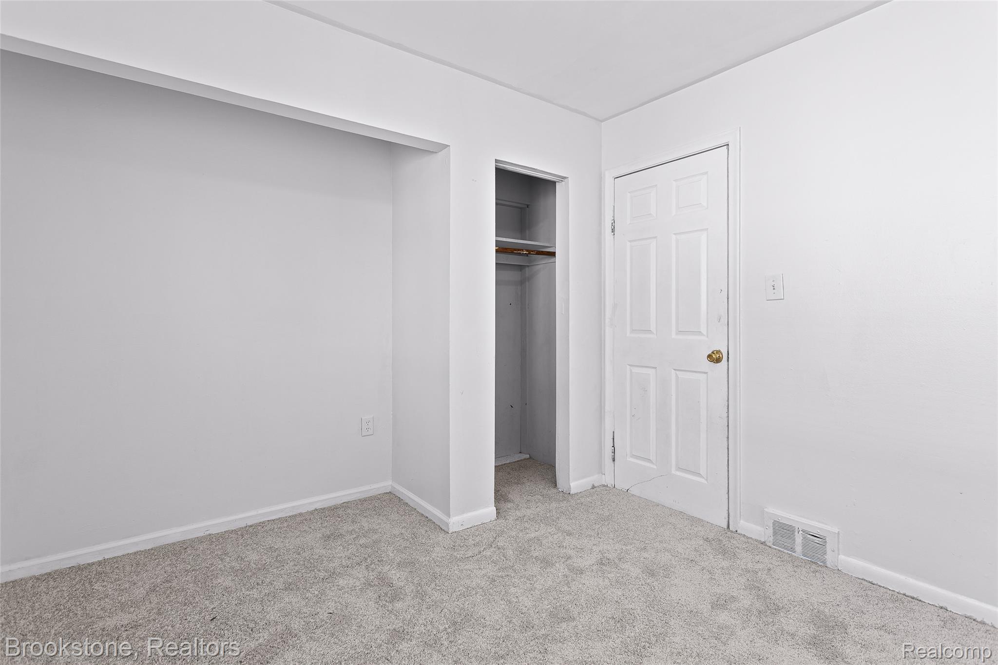 11252 Jewett Avenue