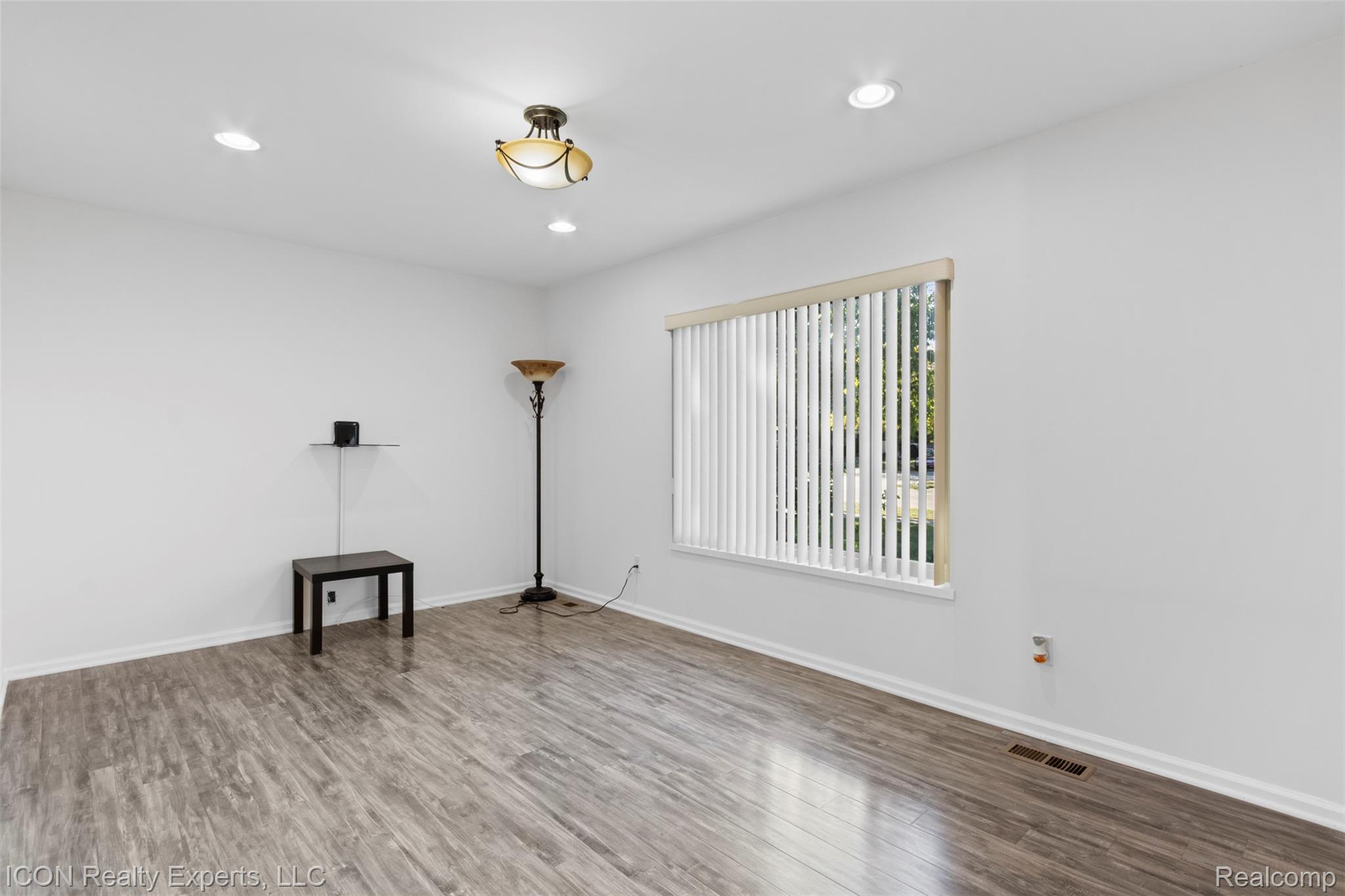 35418 Collingwood Drive