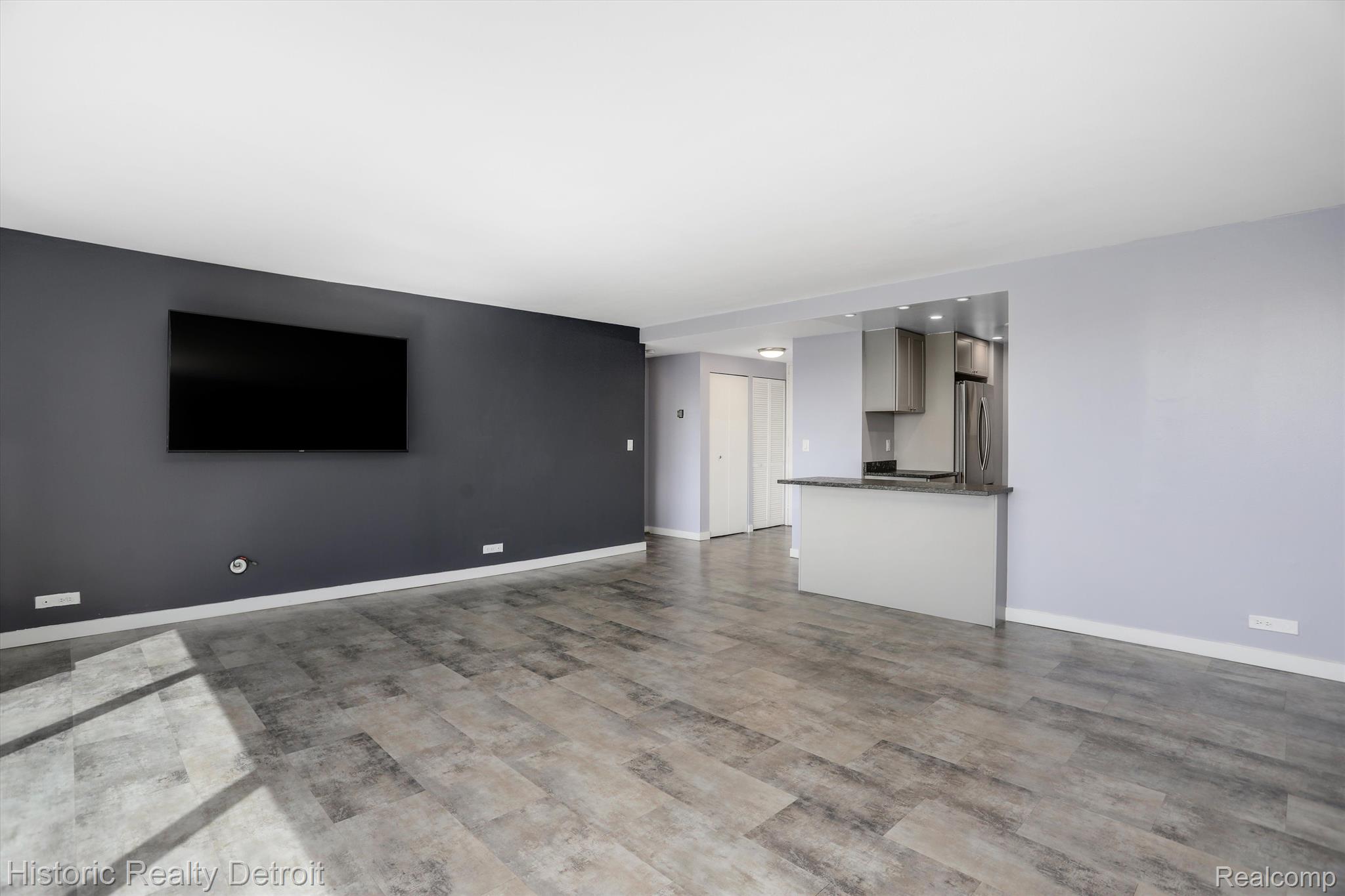 1300 E LAFAYETTE Street 305