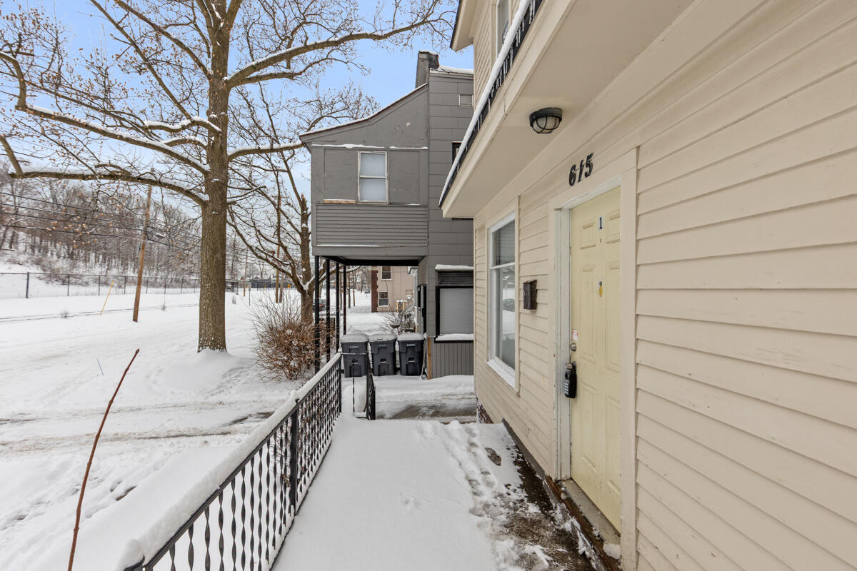 613-615 Davis Street