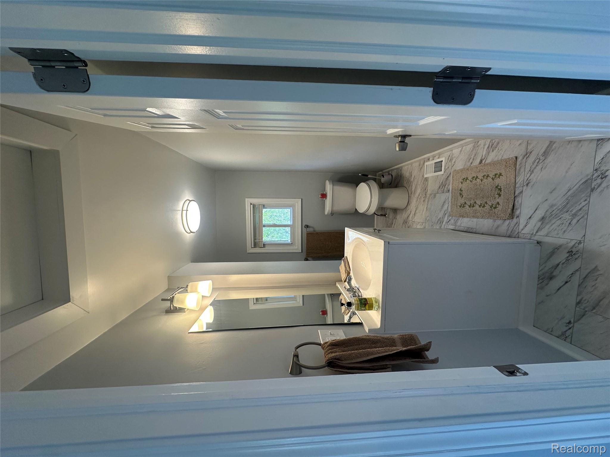 Riverview City, Michigan 48193, United States, 3 Bedrooms Bedrooms, ,2 BathroomsBathrooms,Residential,Active,220063