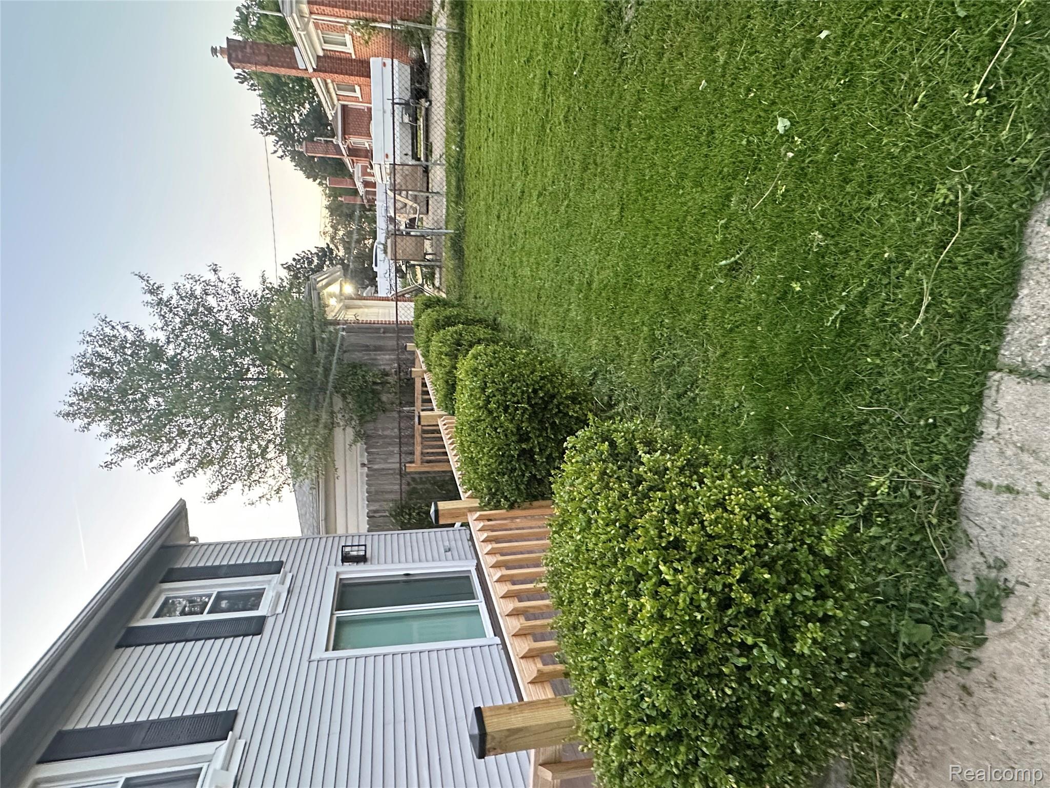 Riverview City, Michigan 48193, United States, 3 Bedrooms Bedrooms, ,2 BathroomsBathrooms,Residential,Active,220063