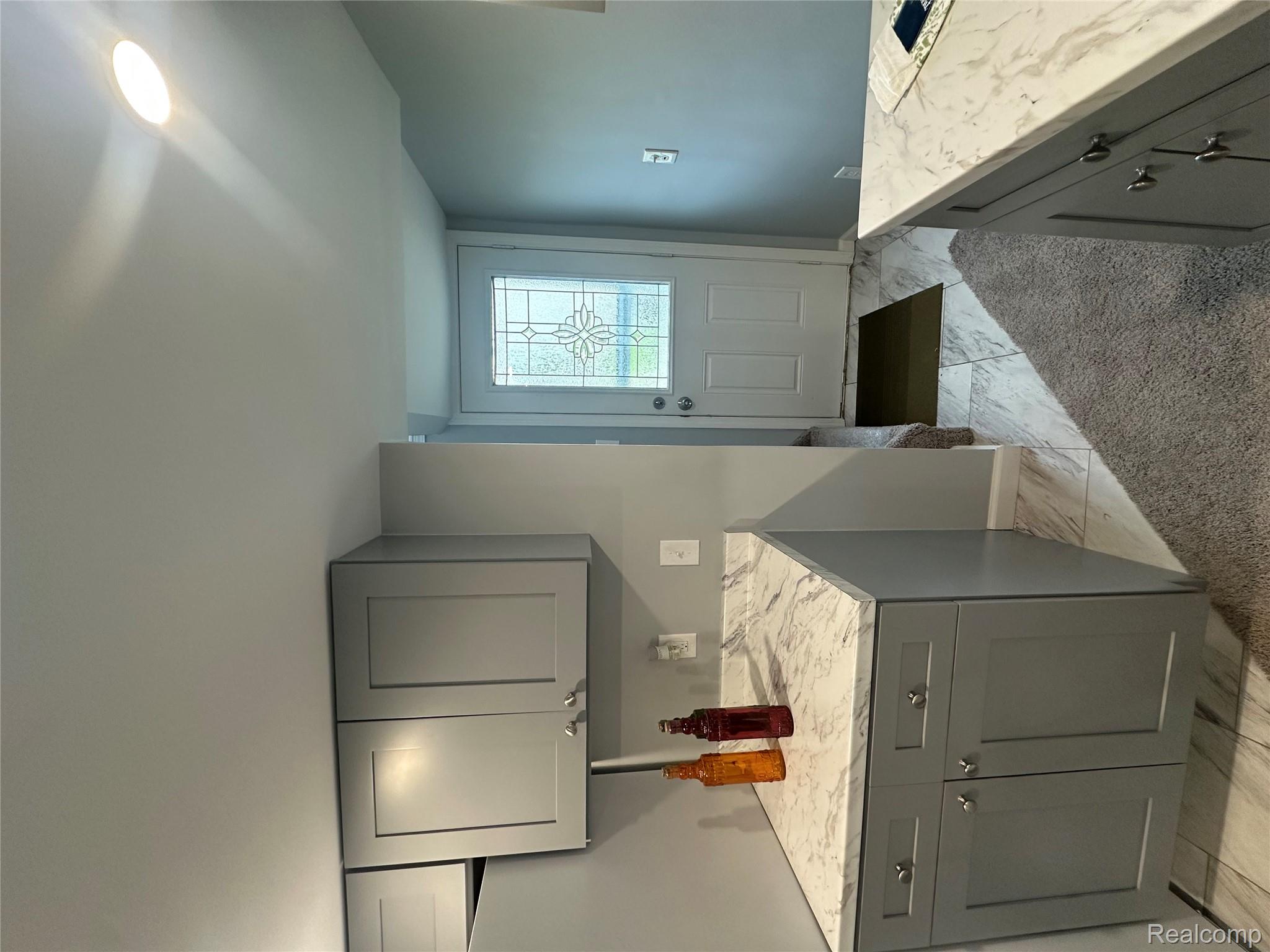 Riverview City, Michigan 48193, United States, 3 Bedrooms Bedrooms, ,2 BathroomsBathrooms,Residential,Active,220063