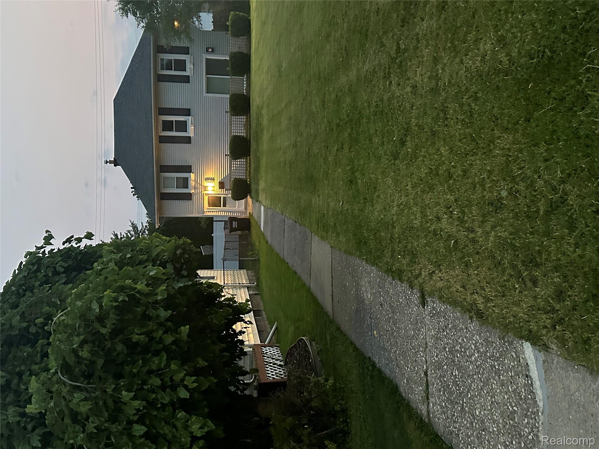 Riverview City, Michigan 48193, United States, 3 Bedrooms Bedrooms, ,2 BathroomsBathrooms,Residential,Active,220063