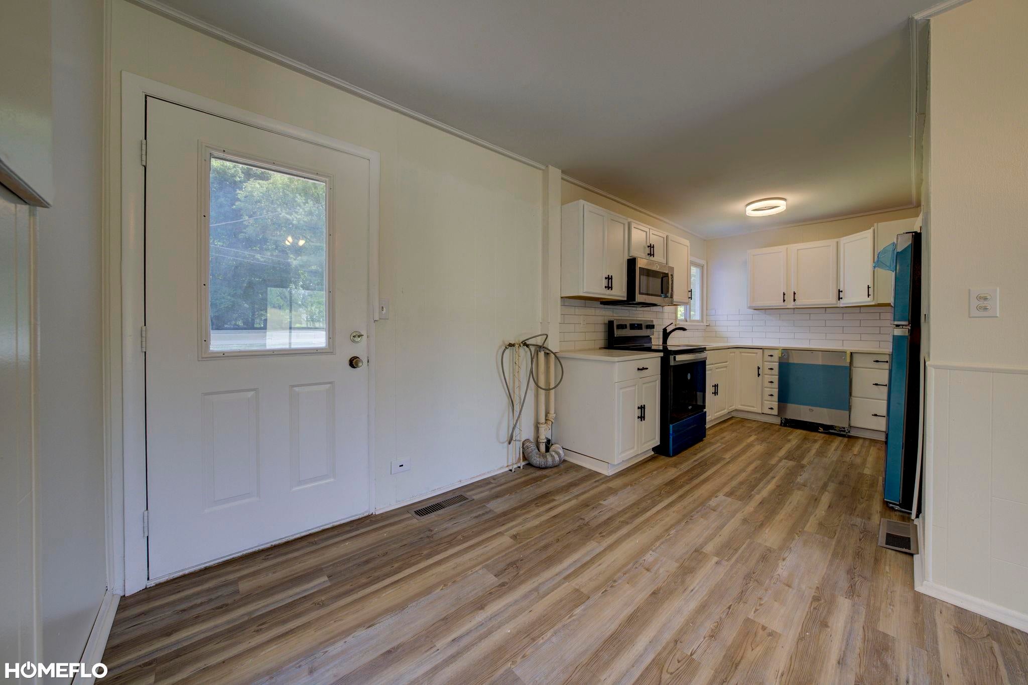 6072 Center Road