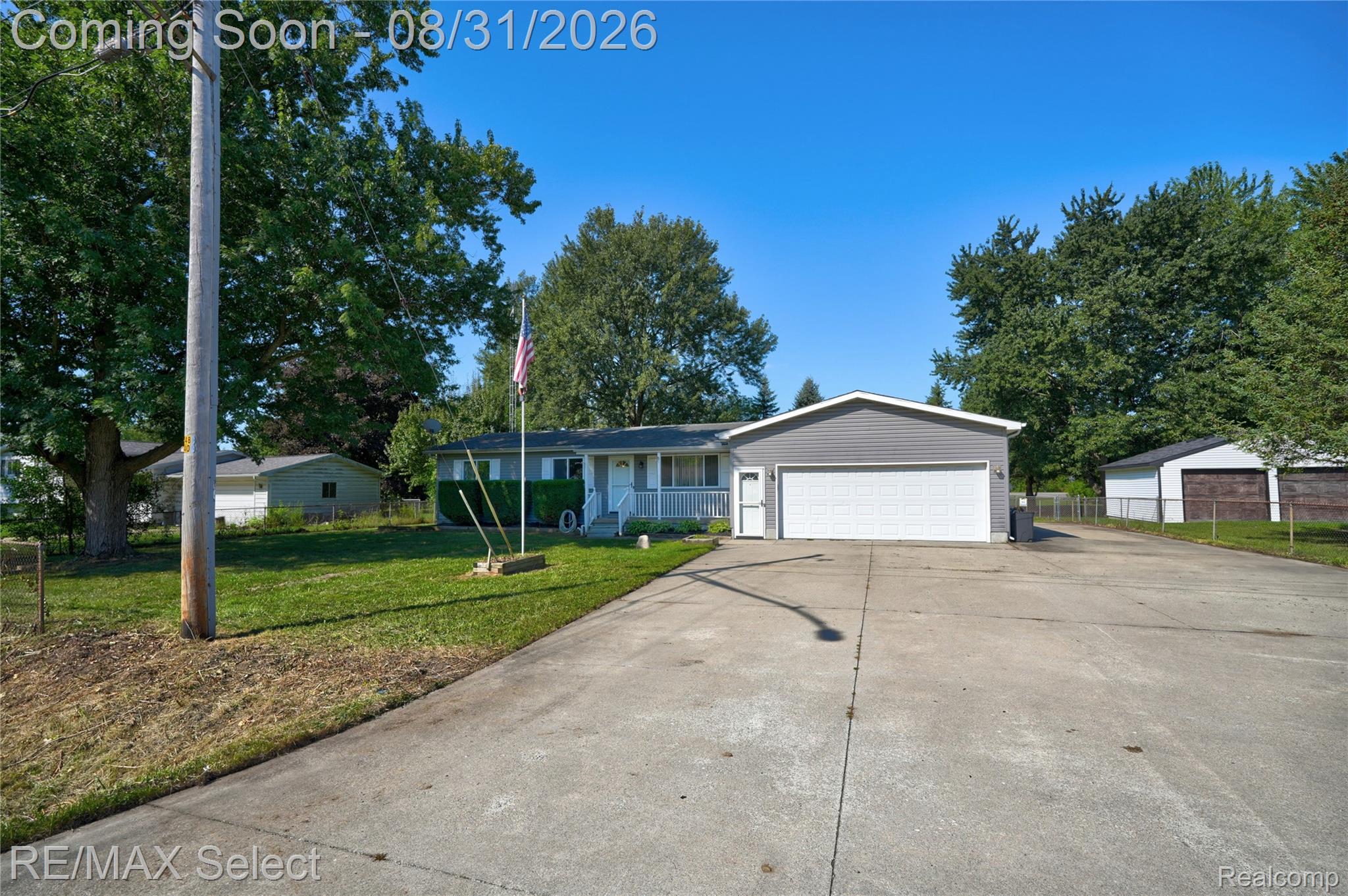 2122 Hillsdale Drive