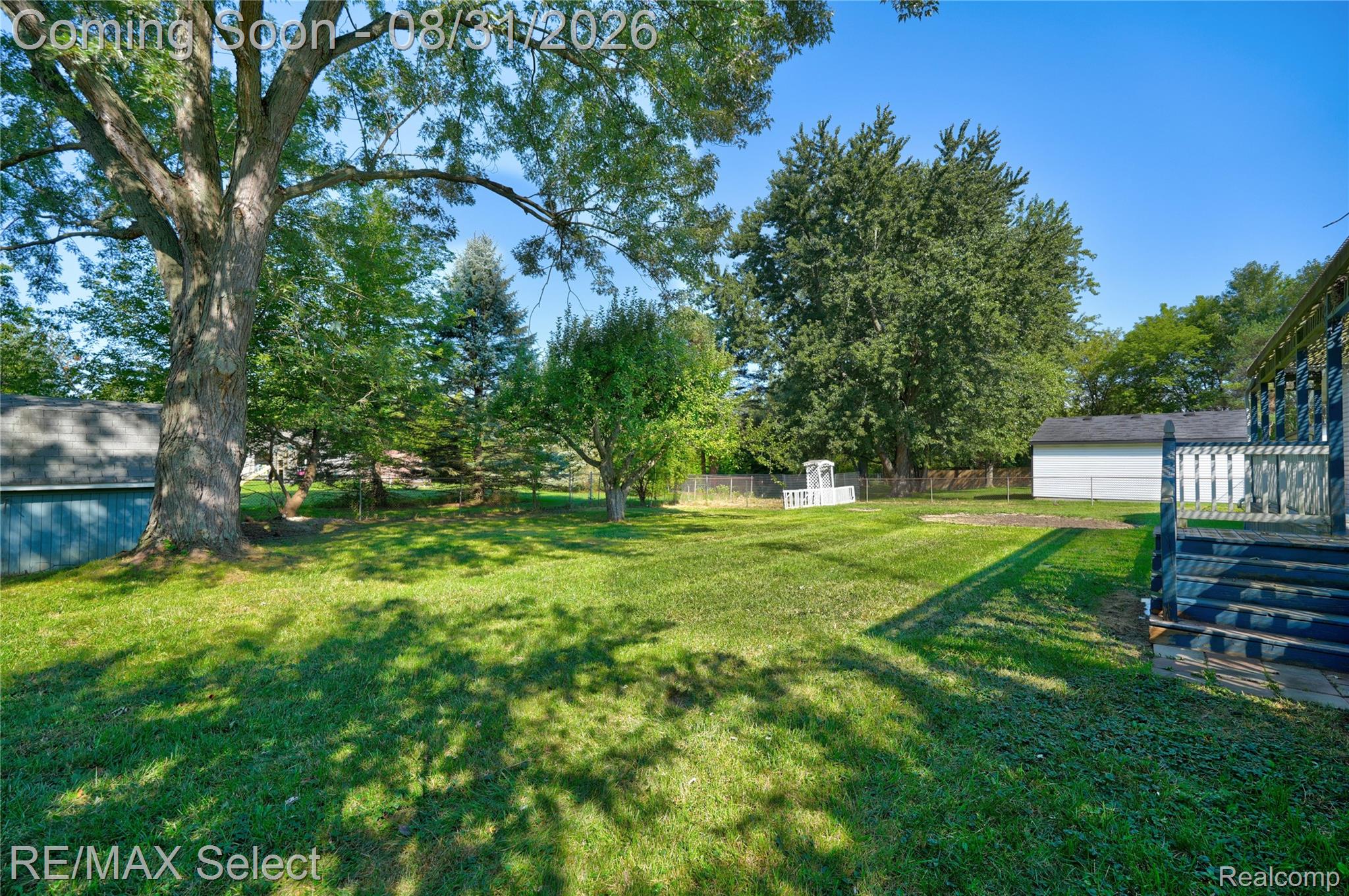 2122 Hillsdale Drive